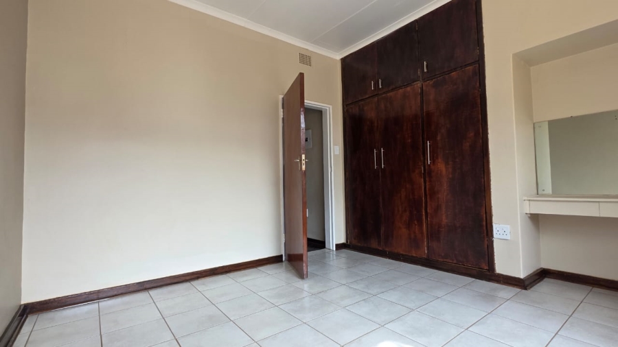 To Let 3 Bedroom Property for Rent in Flamwood North West
